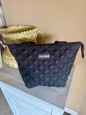 Steve Madden Black Quilted Puffer Lunch Tote